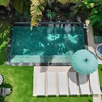 Villa Bali Manis - Modern Luxury 4Br Villa Walk To Seminyak Street With Private Pool