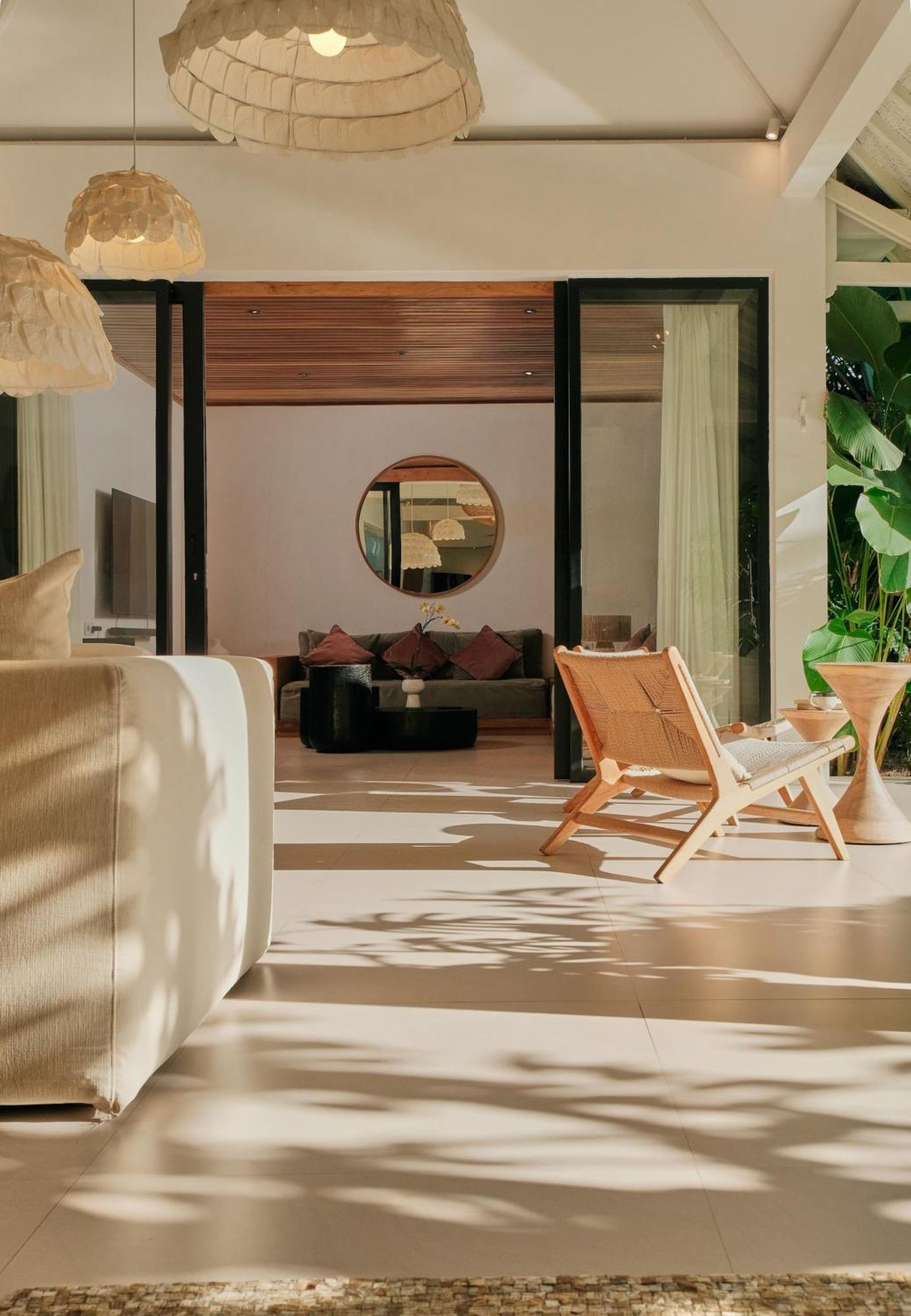 Villa Bali Manis - Modern Luxury 4br Walk To Street With Private Pool