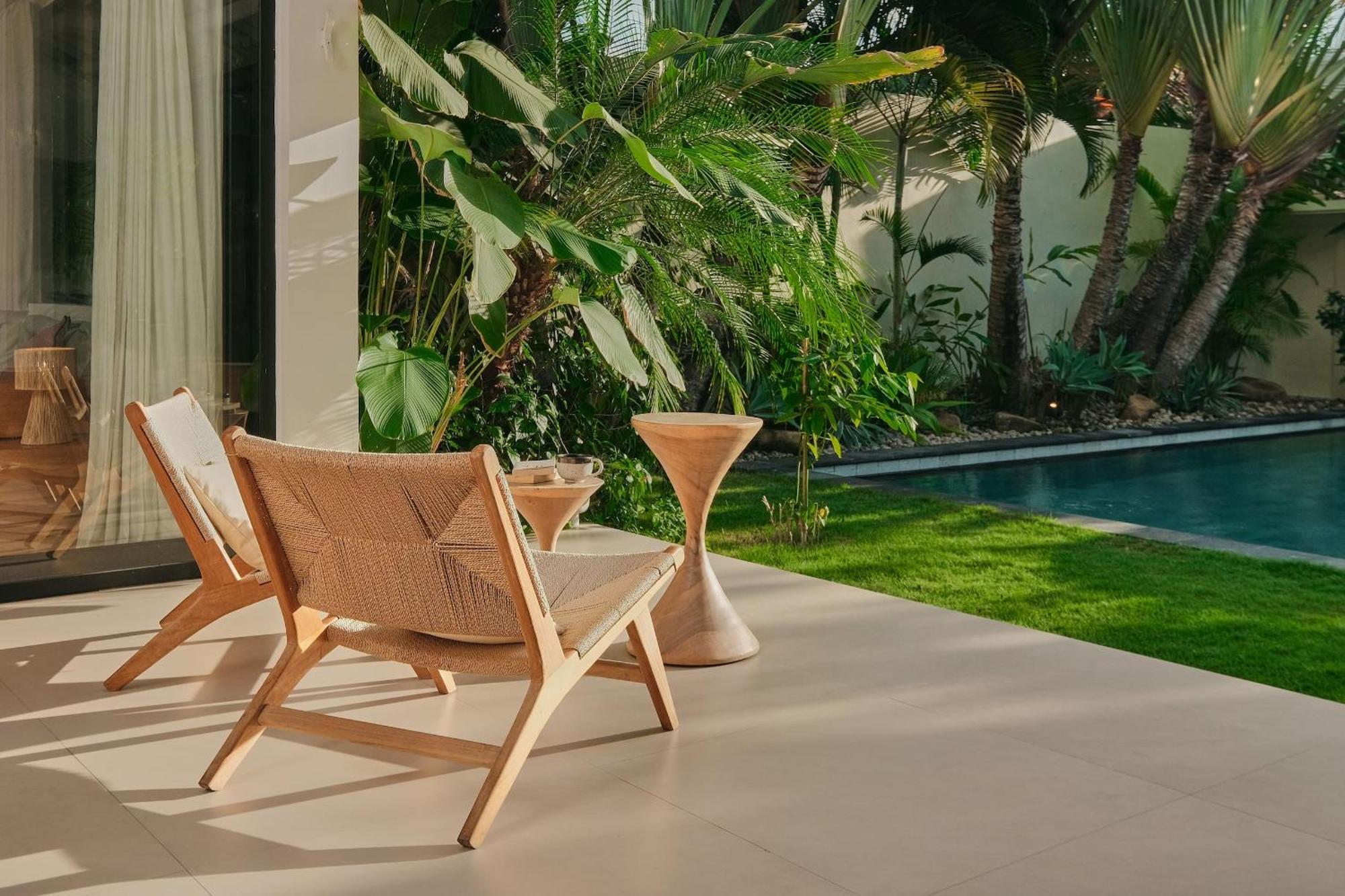 Bali Manis - Modern Luxury 4br Walk To Street With Private Pool Villa *