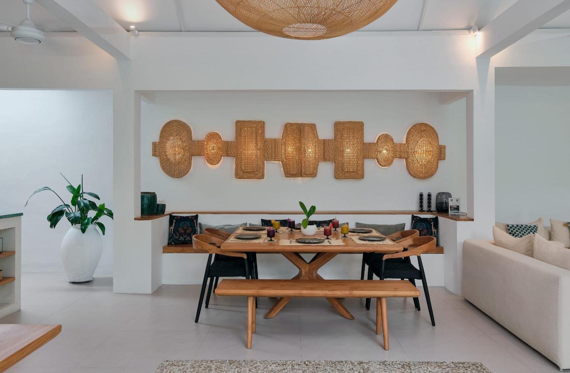Bali Manis - Modern Luxury 4br Walk To Street With Private Pool Villa