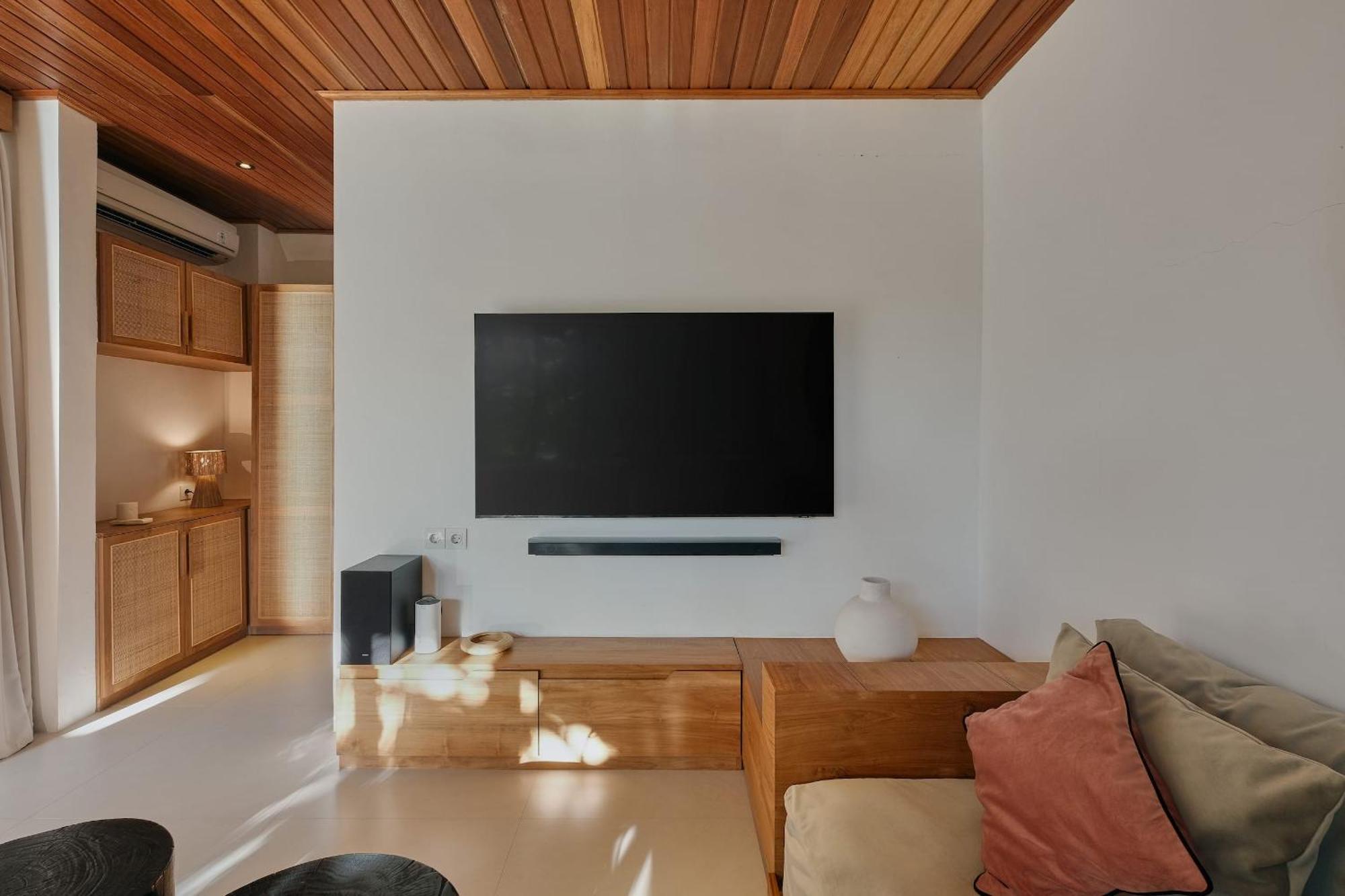 Bali Manis - Modern Luxury 4br Walk To Street With Private Pool *