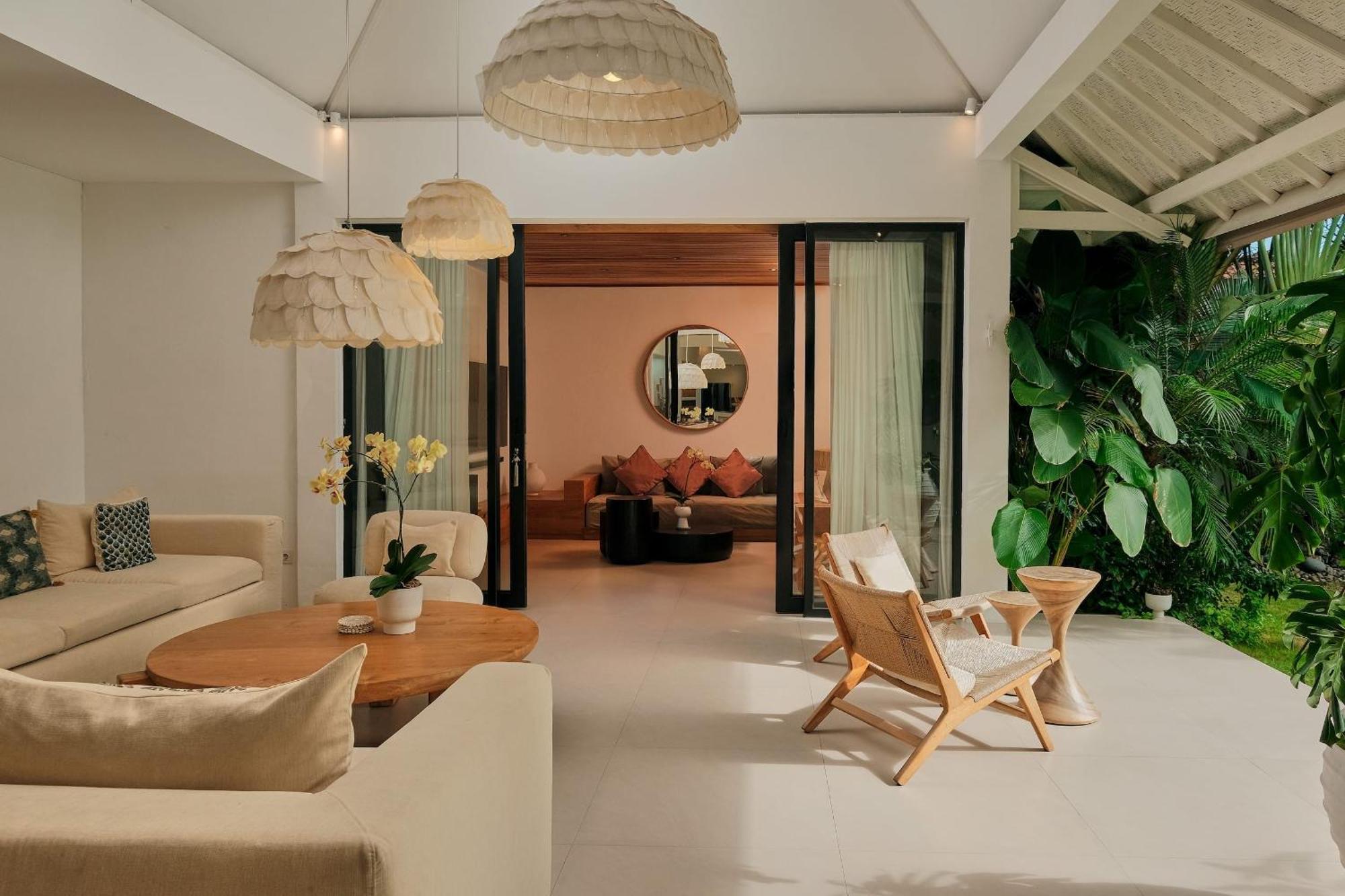 Bali Manis - Modern Luxury 4br Walk To Street With Private Pool
