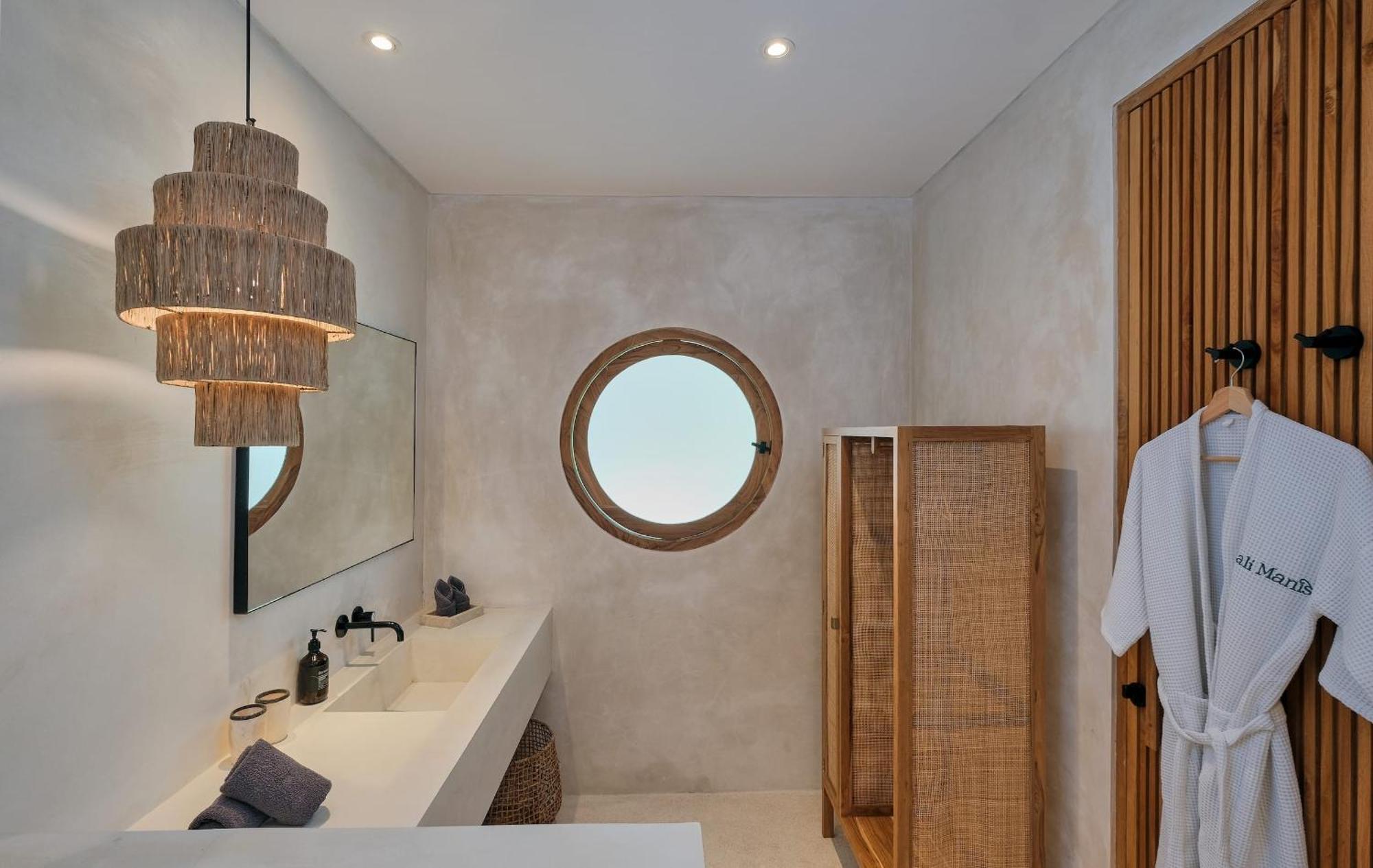 Villa Bali Manis - Modern Luxury 4br Walk To Street With Private Pool