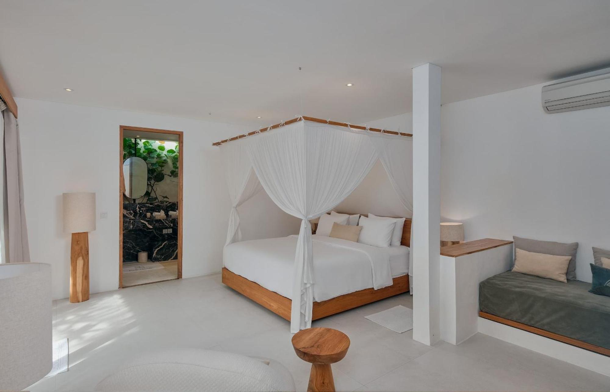 Villa Bali Manis - Modern Luxury 4br Walk To Street With Private Pool *